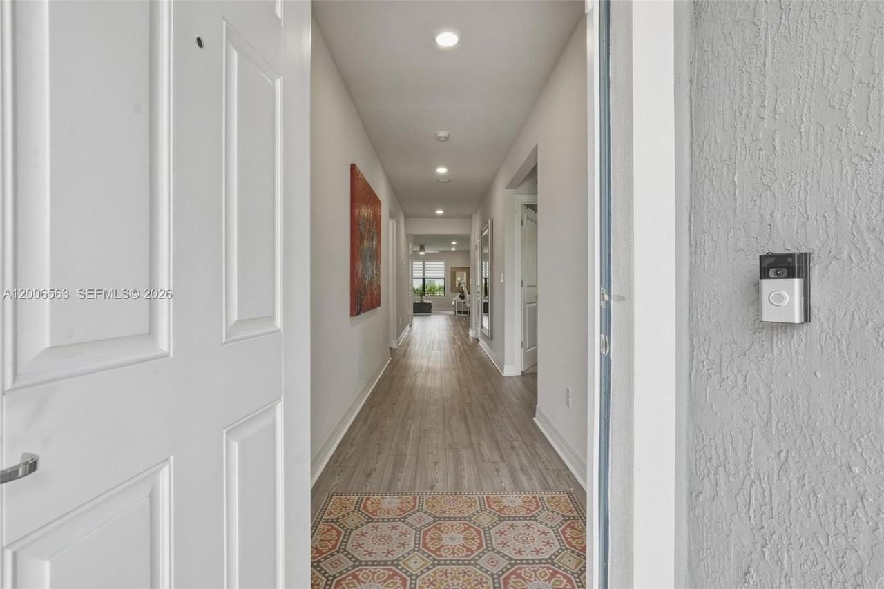3141 Poinciana St - Photo 5 of 35