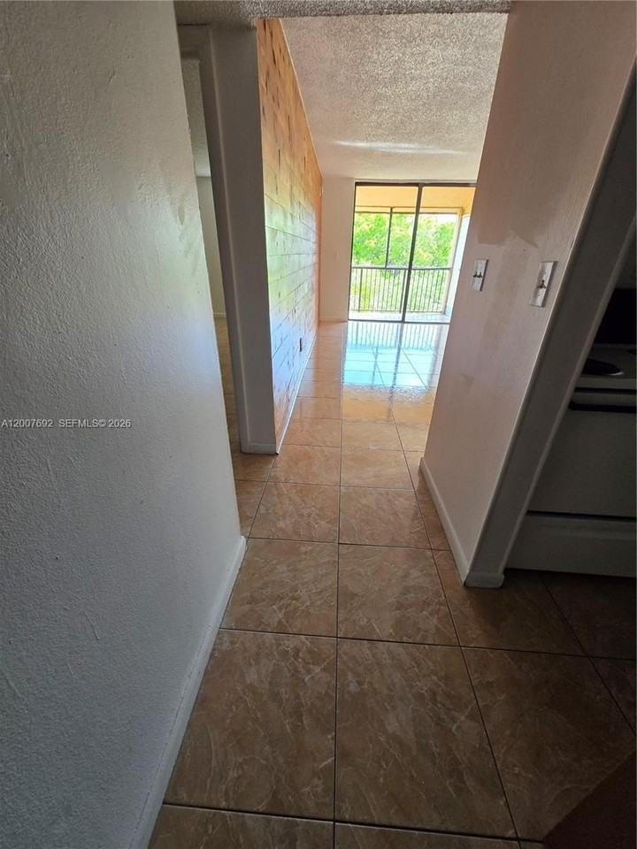 14201 N Kendall Dr #407D - Photo 7 of 27