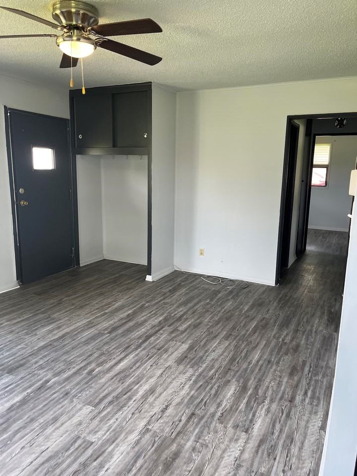 206 Lindenwood Dr - Photo 6 of 13