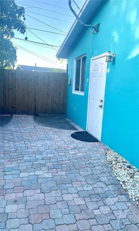 1537 Ne 30th Ct #0 - Photo 6 of 20