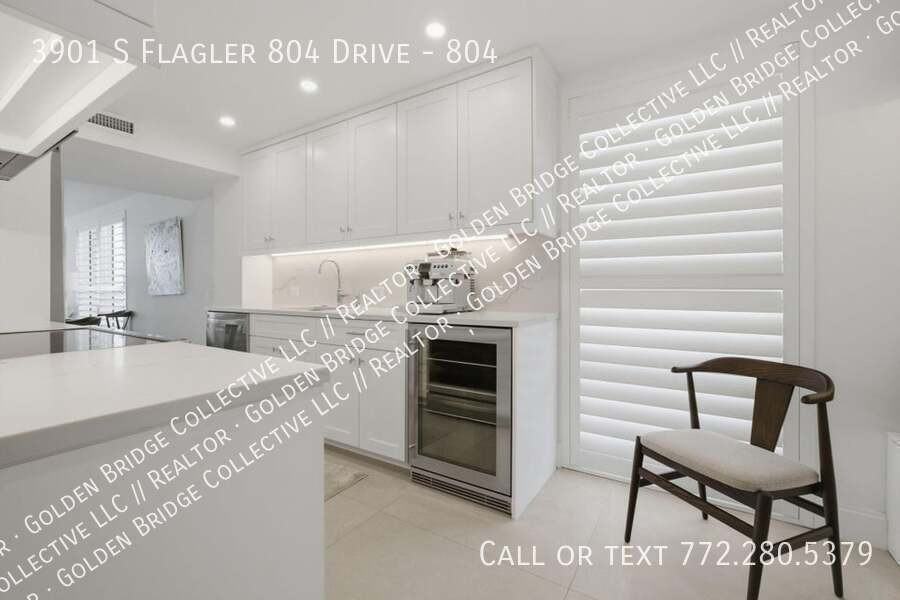 3901 S Flagler 804 Drive #804 - Photo 3 of 8