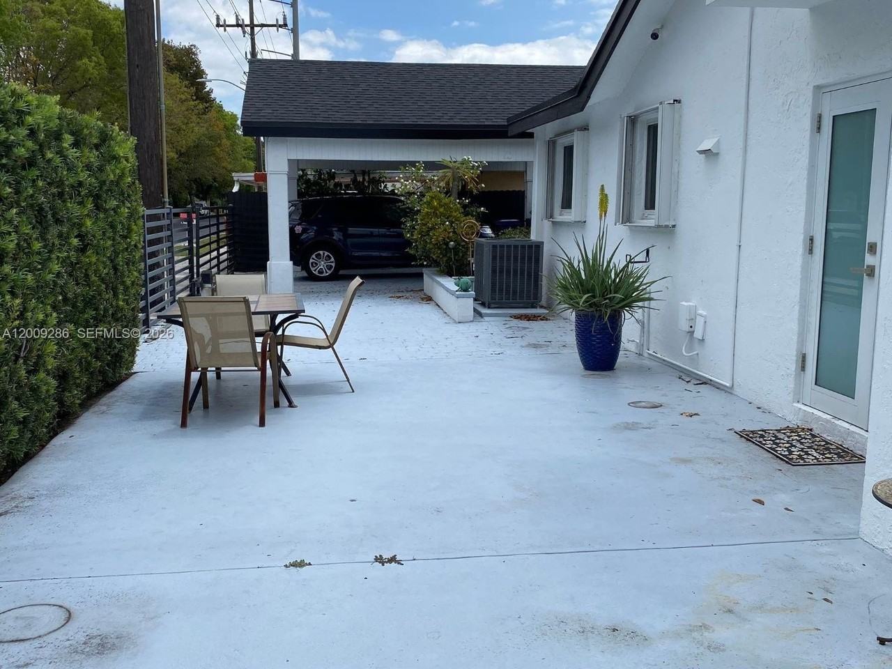 403 Sw 89th Pl - Photo 2 of 39