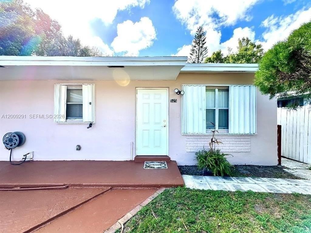 525 Nw 15th Ter - Photo 4 of 31