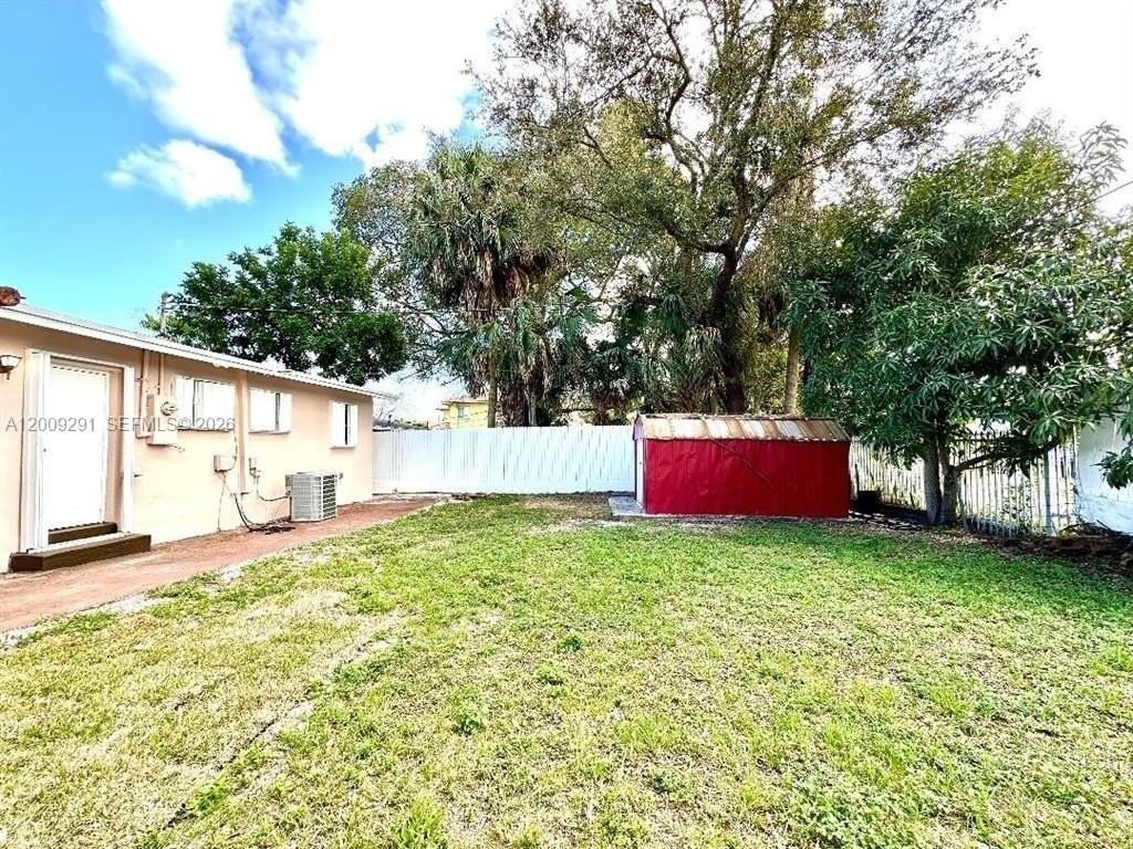 525 Nw 15th Ter - Photo 5 of 31