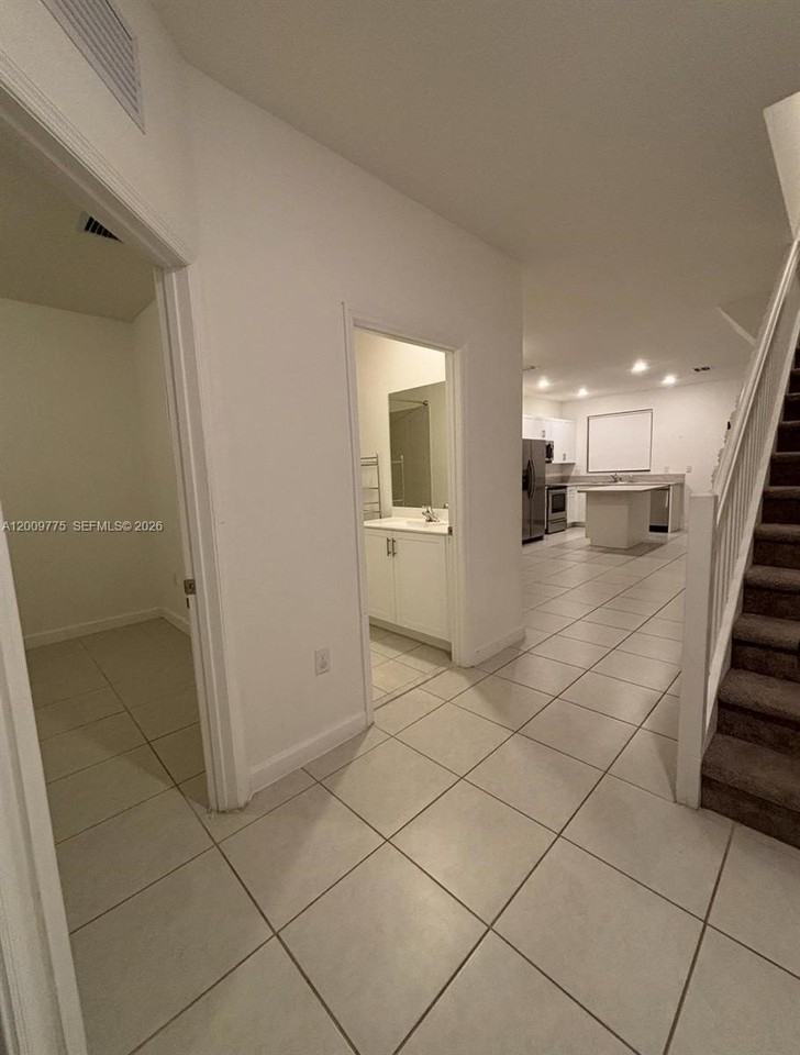 20964 Ne 8th Ave - Photo 6 of 12