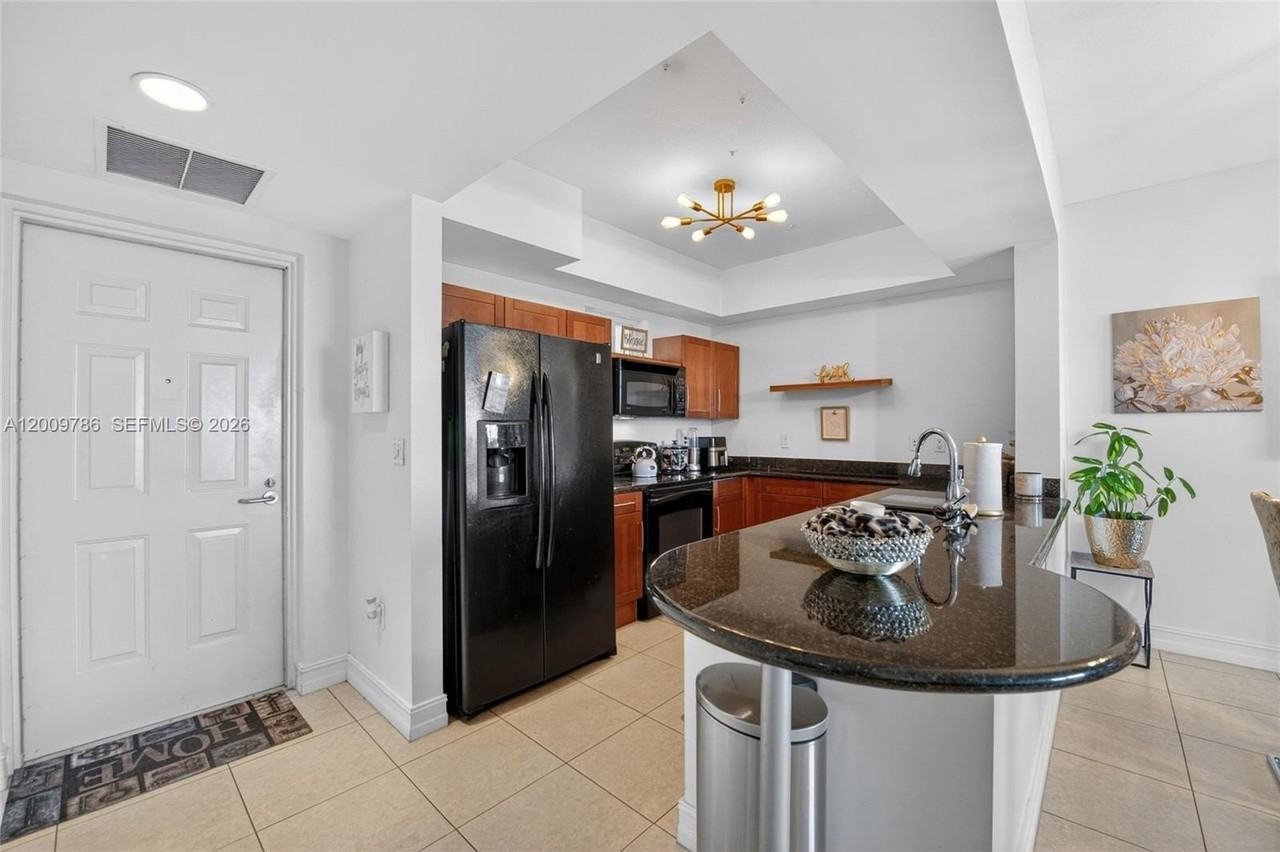 7266 Sw 88th St #A403 - Photo 5 of 32