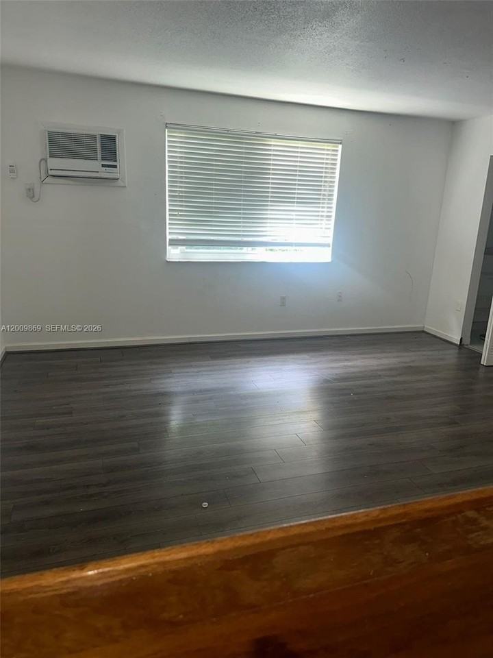 7000 Nw 186th St #4-126A - Photo 4 of 8