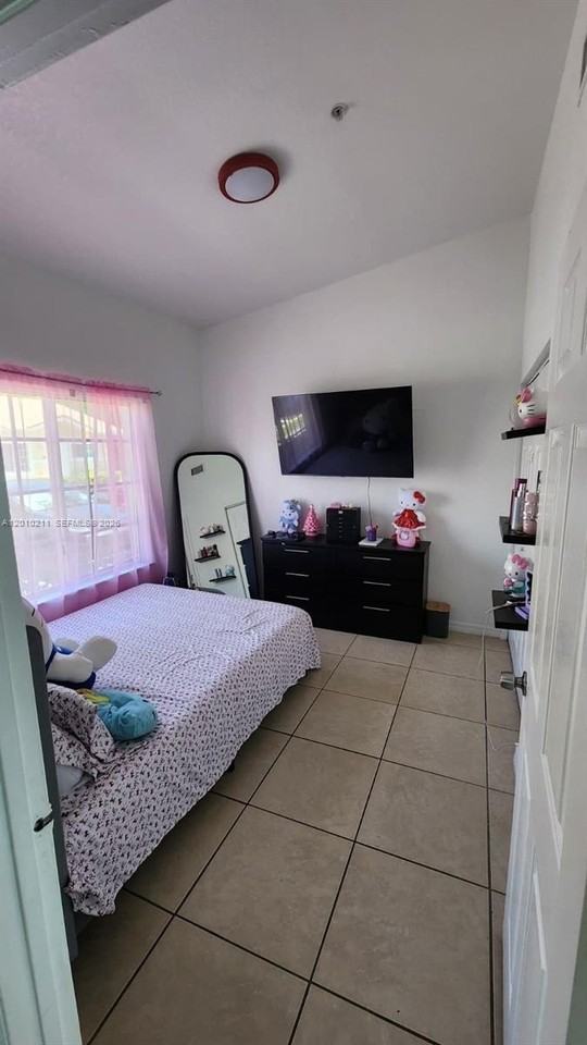 3926 Sw 48th Ave - Photo 7 of 11