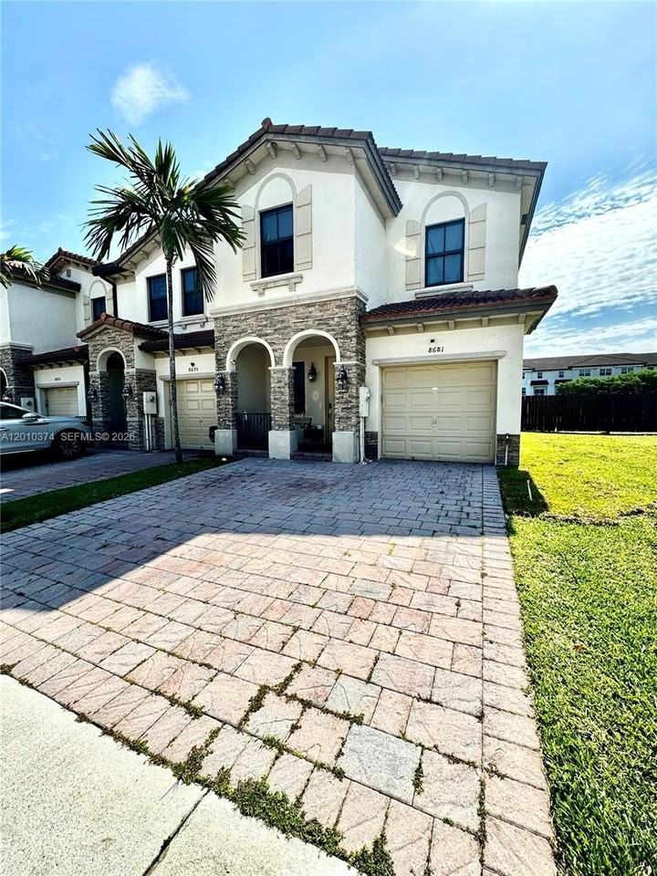 8681 Nw 98th Ave #8681 - Photo 2 of 19