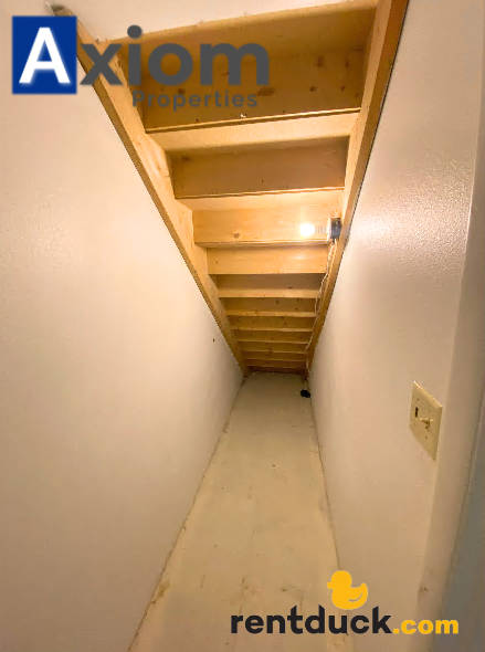 1005 1/2 Park Ln - Photo 6 of 13