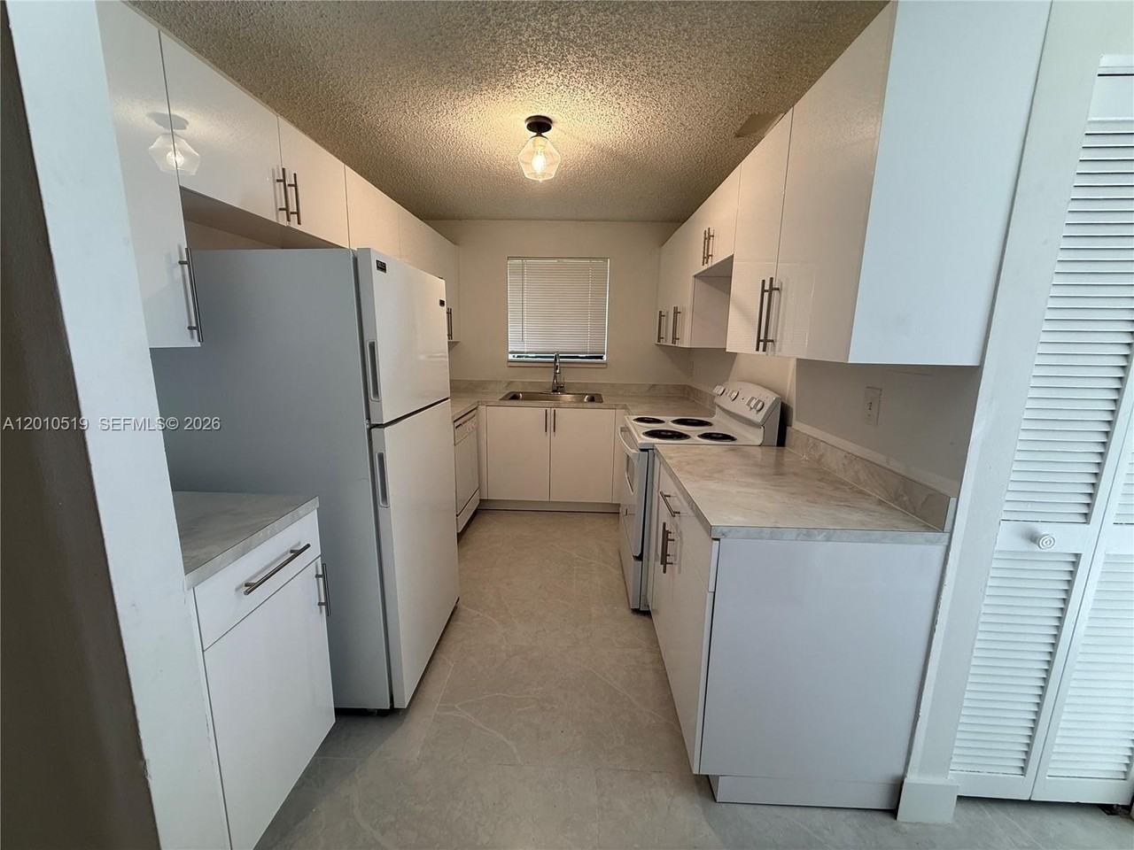 3548 Nw 111th Ter - Photo 2 of 12