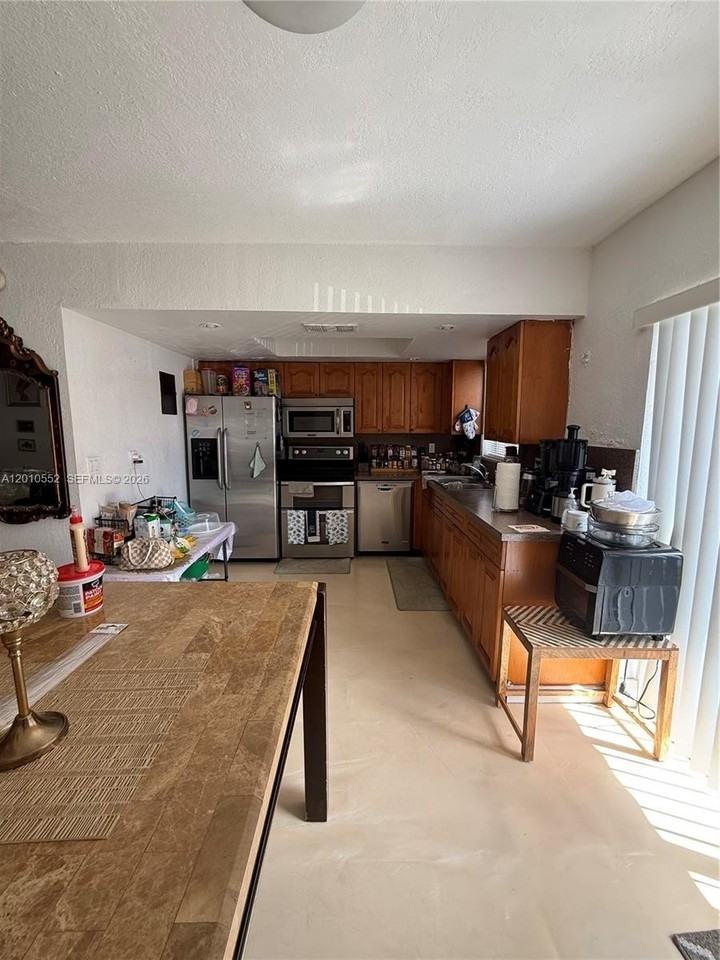 5231 Nw 27th St #8A - Photo 3 of 8