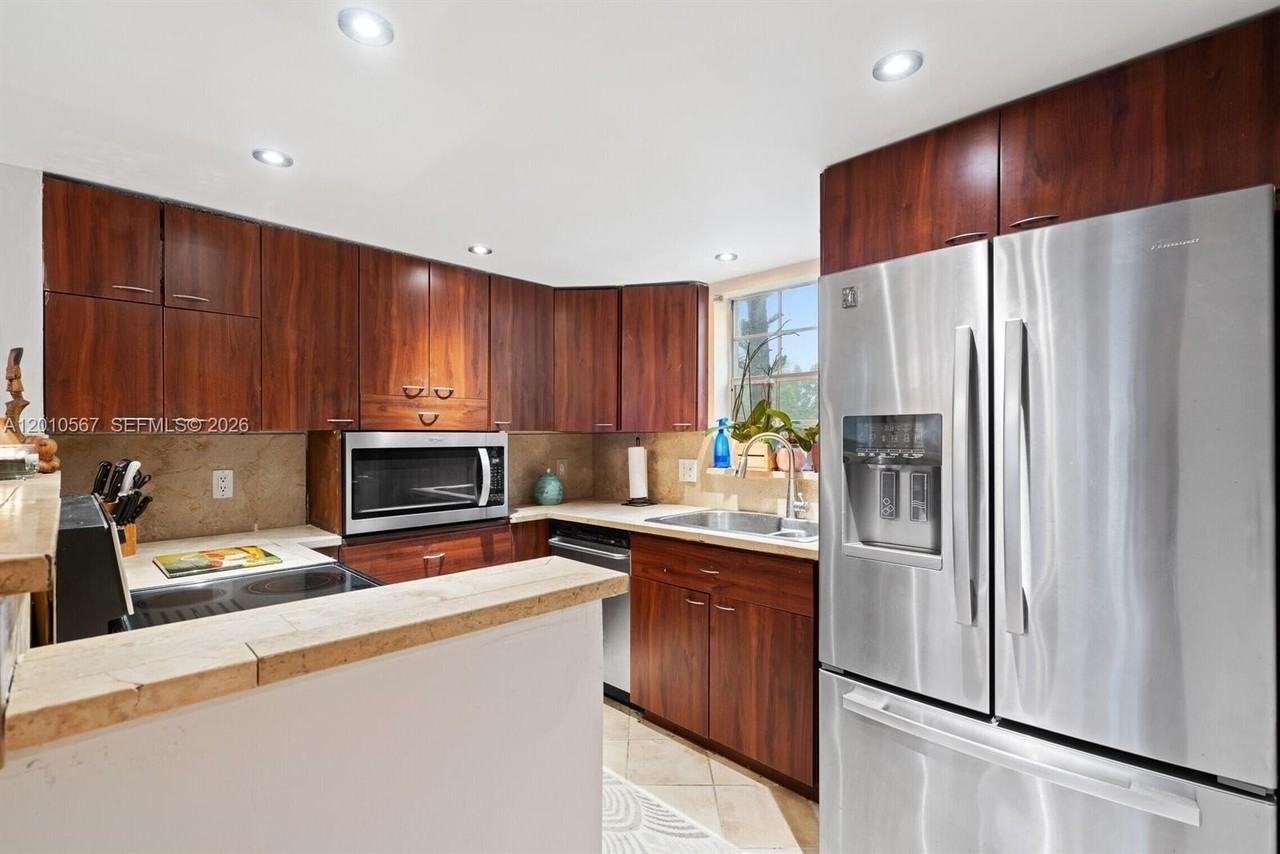 6364 La Costa Dr #D - Photo 4 of 30