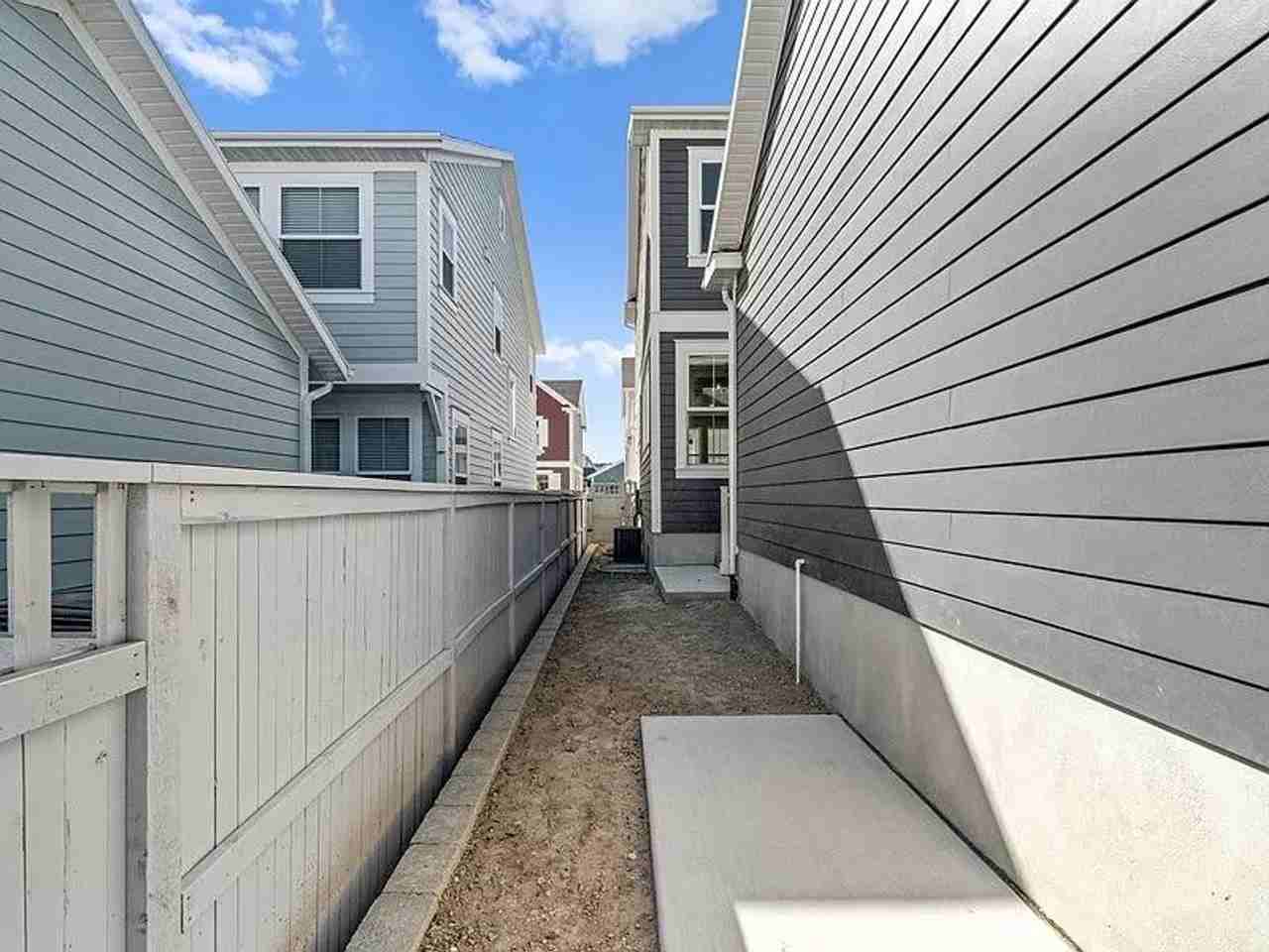 11576 S Dorian Dr - Photo 4 of 22