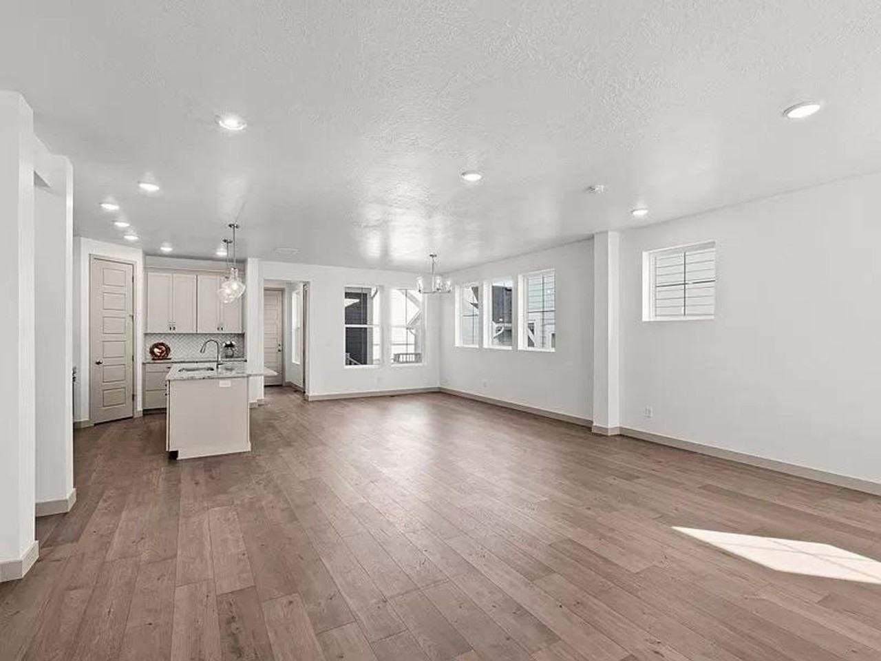 11576 S Dorian Dr - Photo 7 of 22