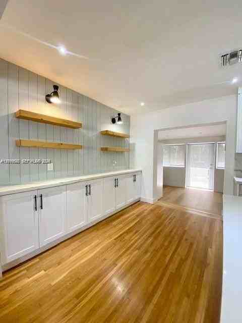 9472 Byron Ave - Photo 4 of 26