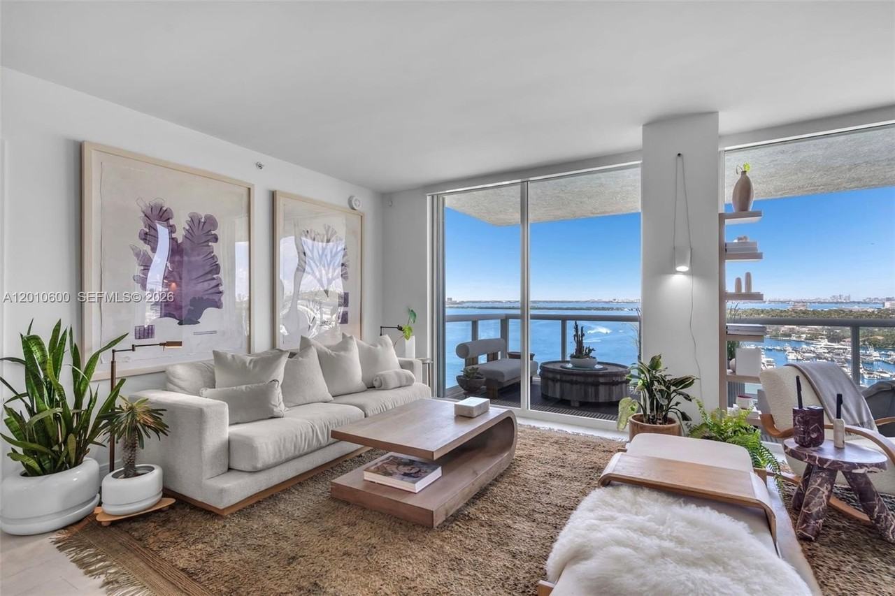 10 Venetian Way #1803 - Photo 3 of 41