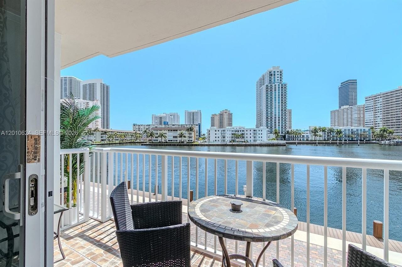 121 Golden Isles Dr #104 - Photo 4 of 43