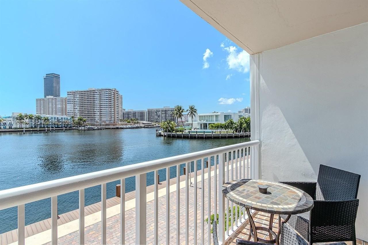 121 Golden Isles Dr #104 - Photo 5 of 43