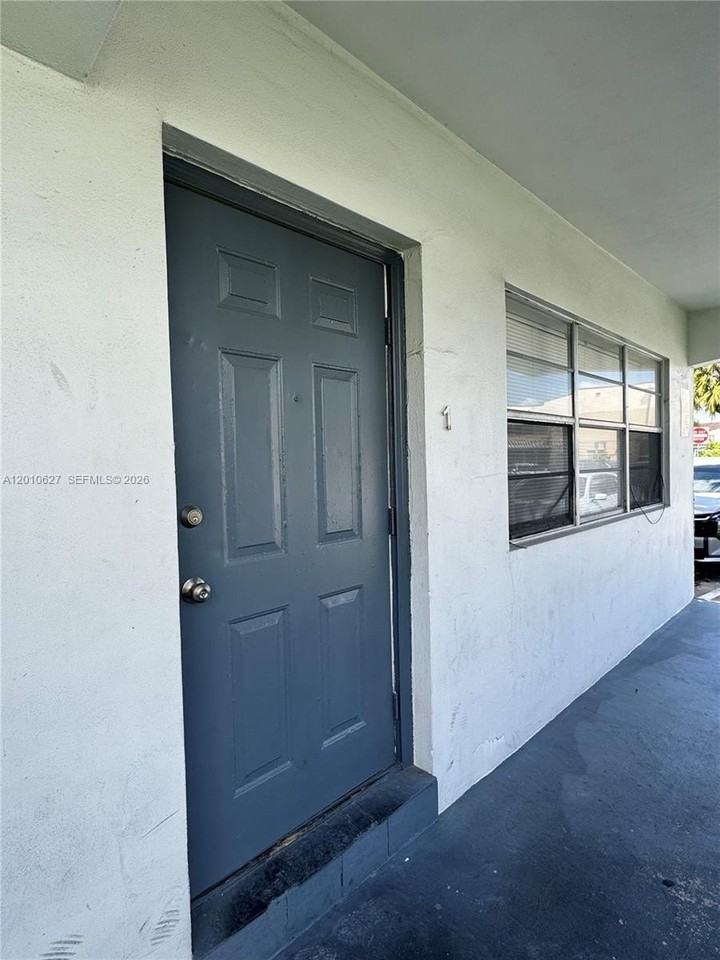 2300 Pierce St #1 - Photo 2 of 21