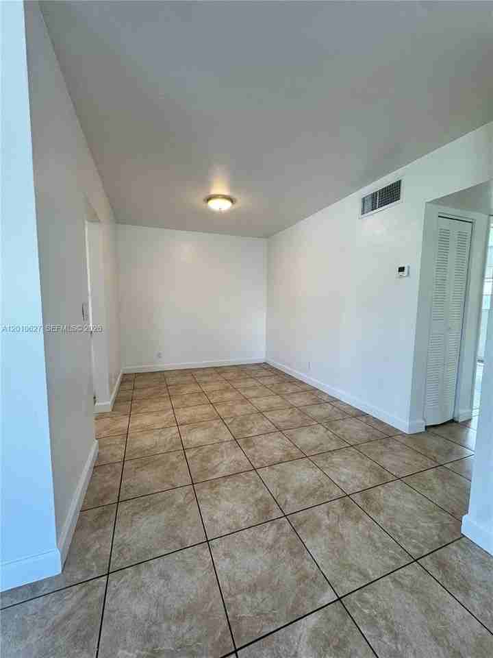 2300 Pierce St #1 - Photo 4 of 21