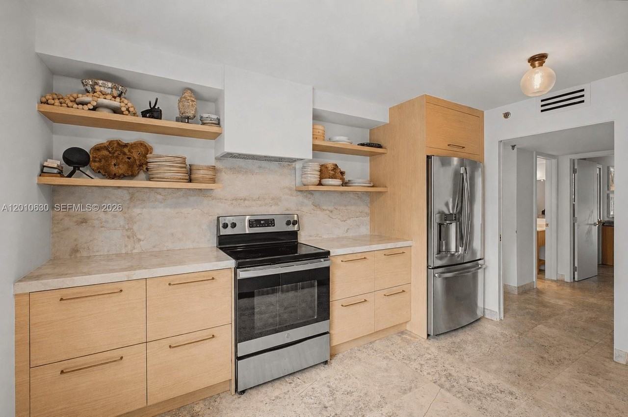 2575 S Bayshore Dr #4A - Photo 3 of 25