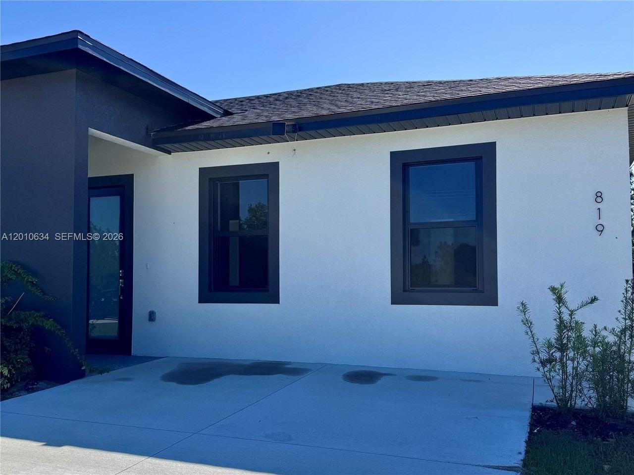 819 Eisenhower Blvd #819 - Photo 2 of 19