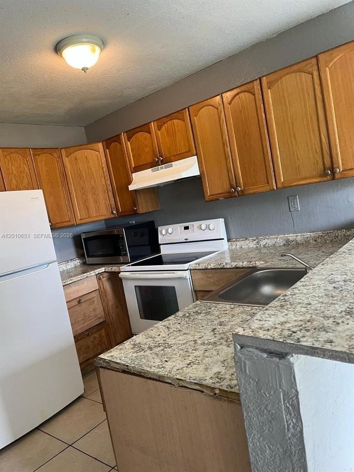 8180 Nw 23rd Ave #A - Photo 5 of 15