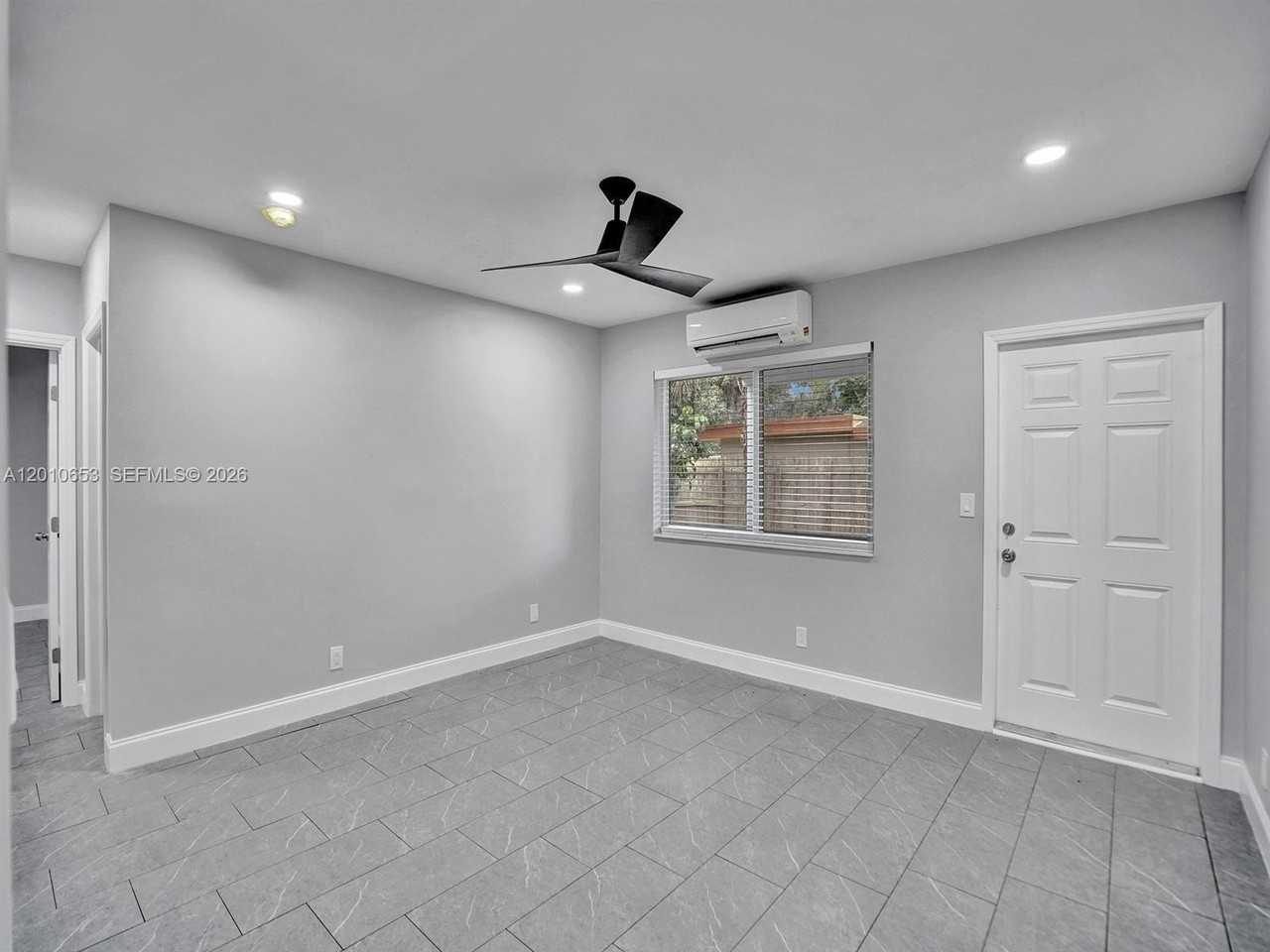 951 Sw 30th St #1-2 - Photo 7 of 22