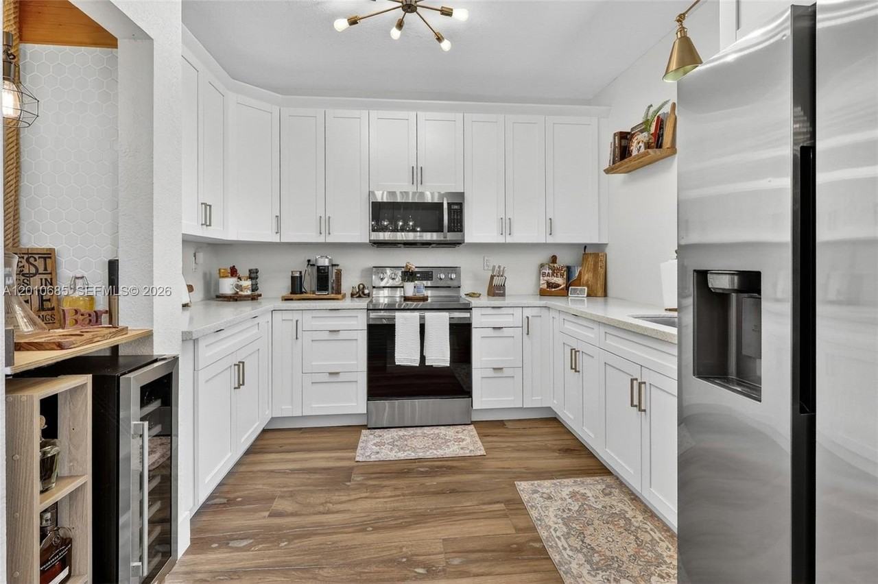 22181 Sw 92nd Pl #0 - Photo 7 of 26