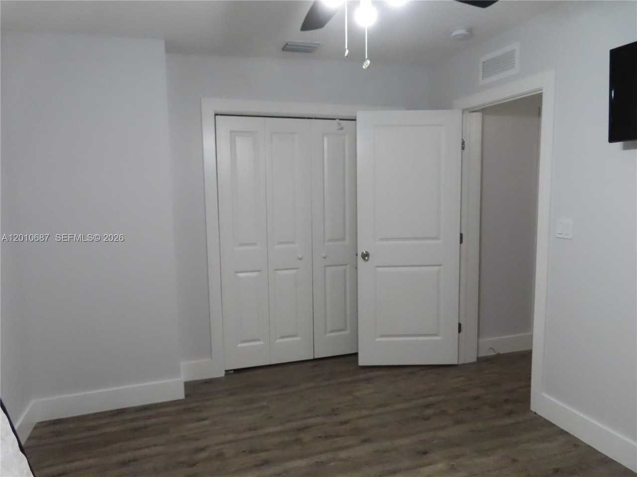 2433 Nw 96th St #B - Photo 2 of 5