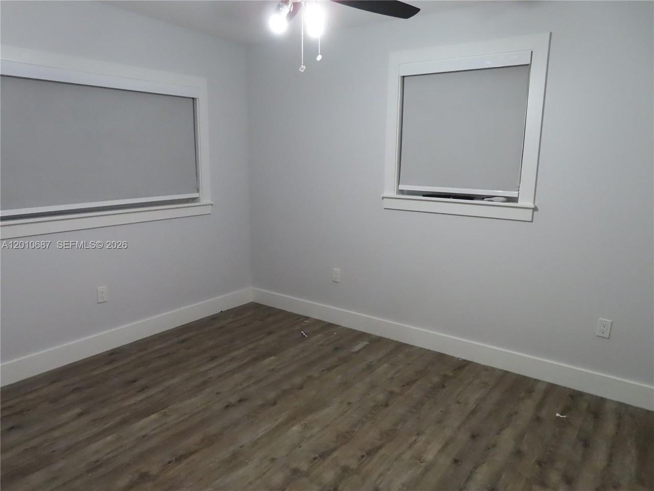 2433 Nw 96th St #B - Photo 3 of 5