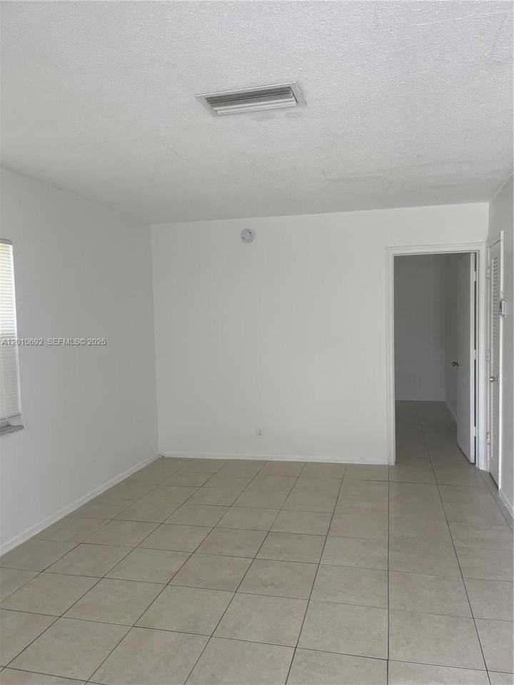 3960 Nw 31st Ter #2 - Photo 5 of 9