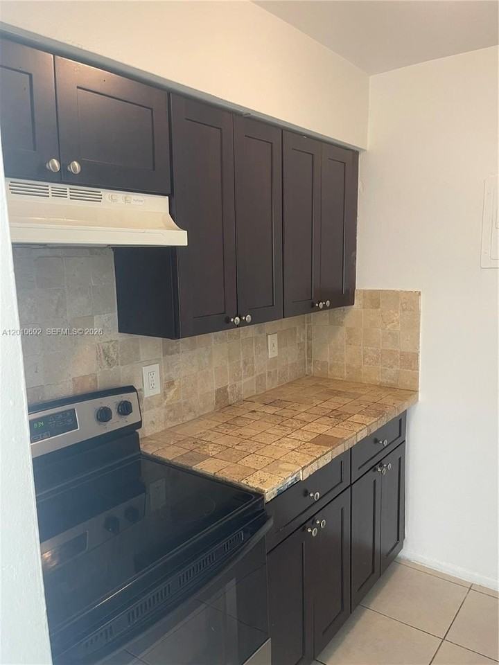 3960 Nw 31st Ter #2 - Photo 6 of 9