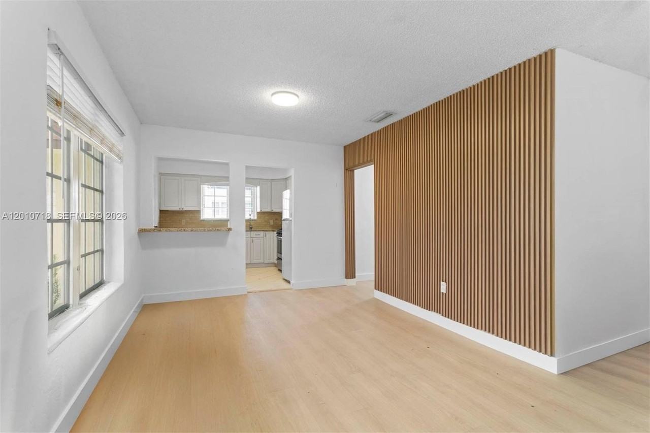 9125 Carlyle Ave - Photo 4 of 18