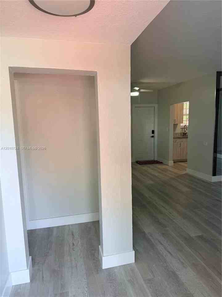 2424 Sw 12th St #1 - Photo 7 of 15