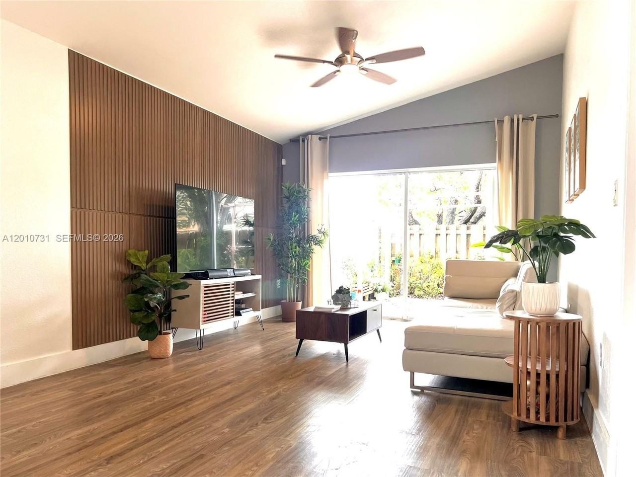 16410 Sapphire Bnd - Photo 2 of 13