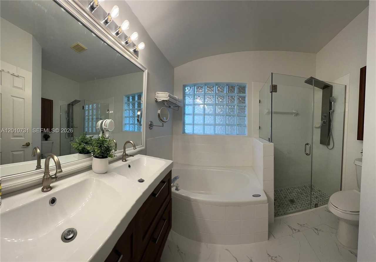 16410 Sapphire Bnd - Photo 7 of 13