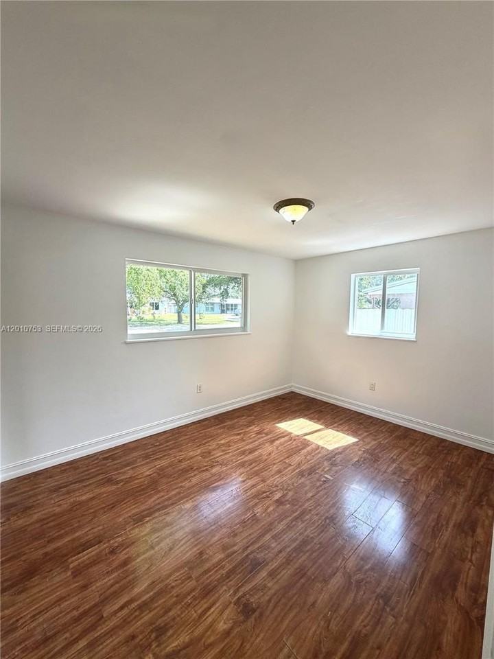 6472 Johnson St #6472 - Photo 7 of 16
