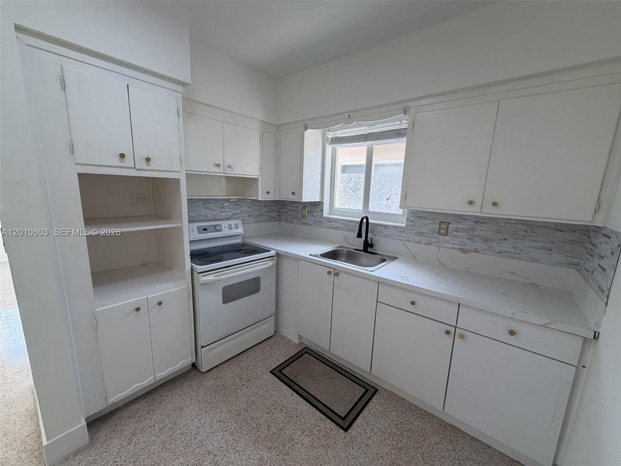 4710 Nw 6th St #1 - Photo 2 of 5
