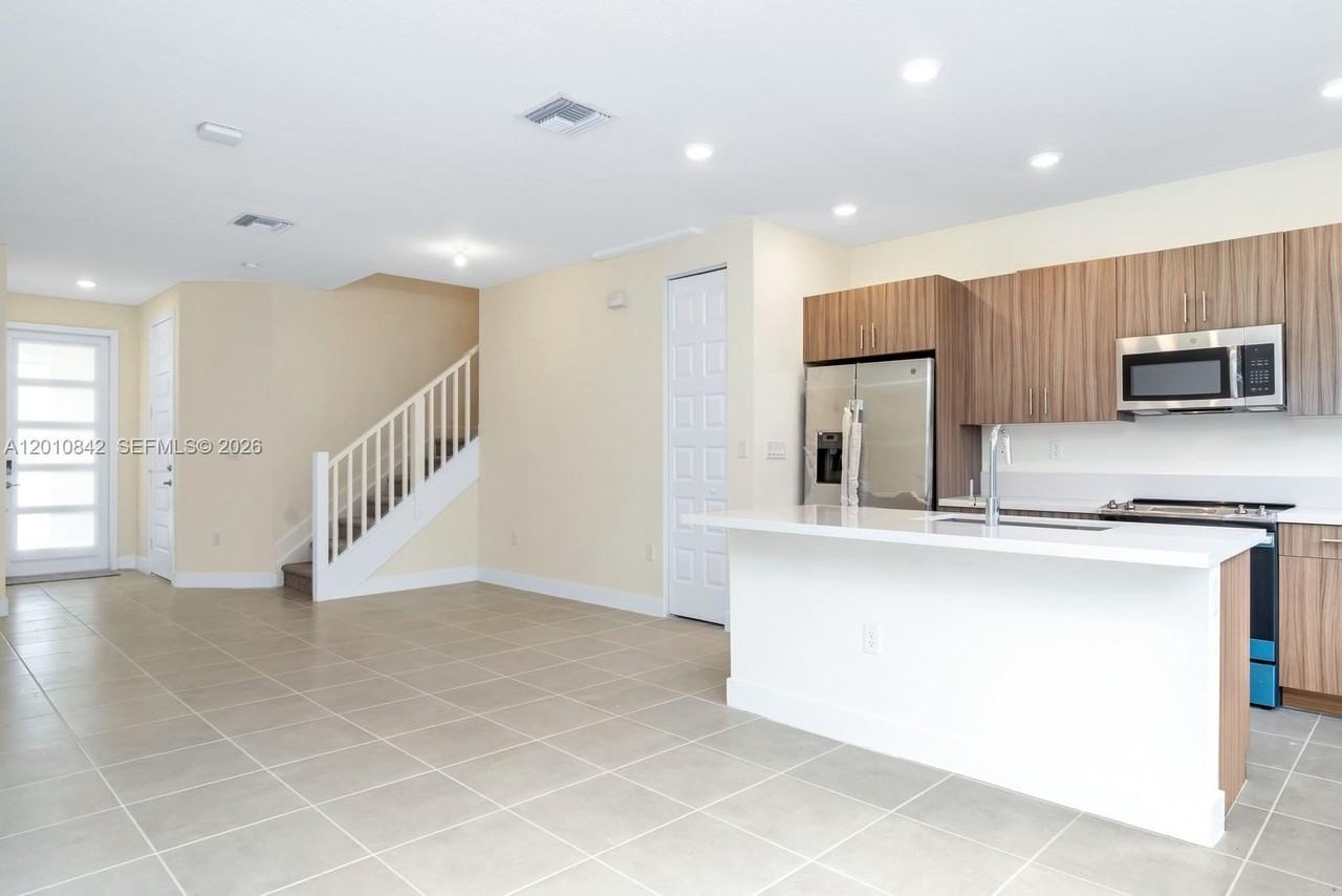 15862 Nw 91st Ct #15862 - Photo 3 of 14