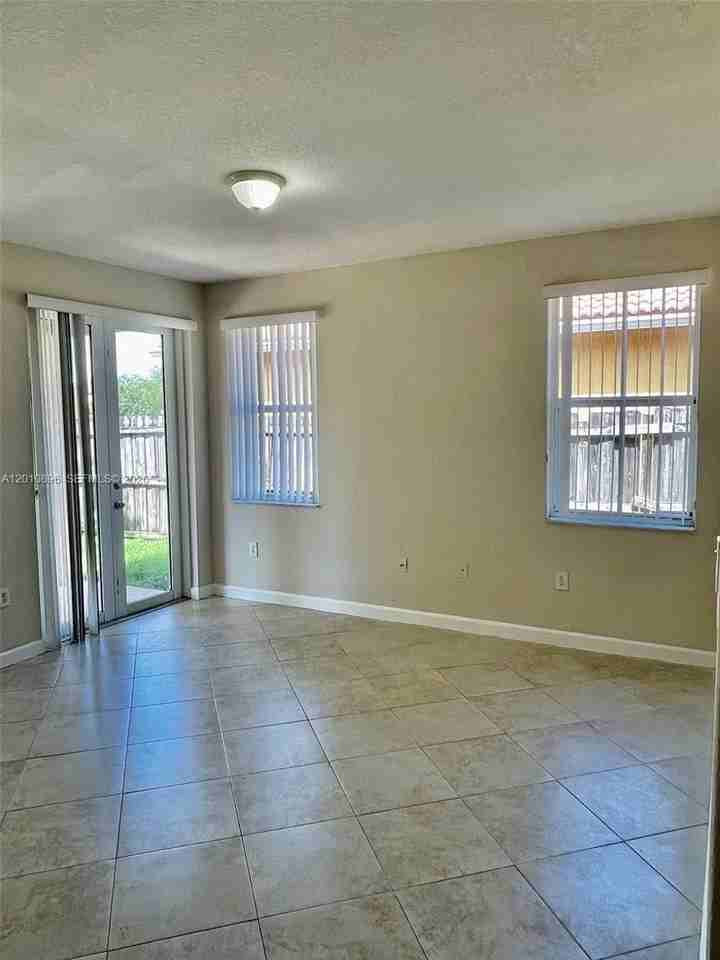8514 Nw 111th Ct #8514 - Photo 4 of 22