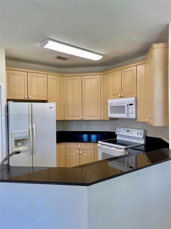 8514 Nw 111th Ct #8514 - Photo 7 of 22