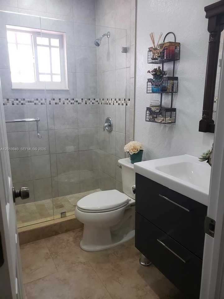 19301 Nw 50th Ave - Photo 5 of 7