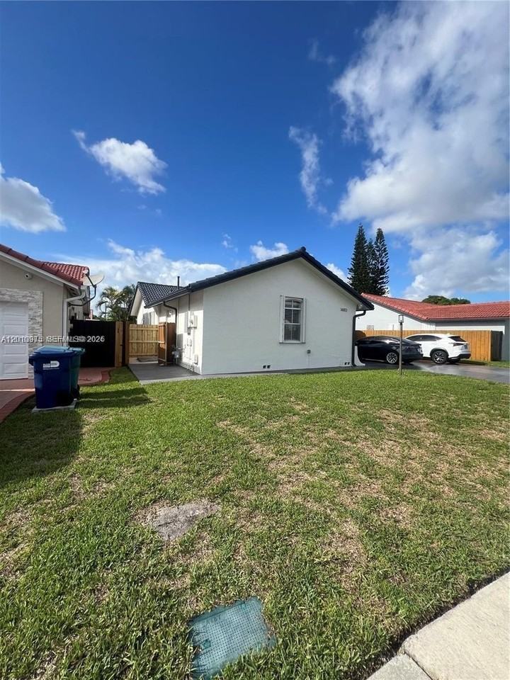 14813 Sw 171st Ter - Photo 2 of 14