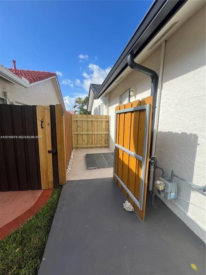 14813 Sw 171st Ter - Photo 3 of 14