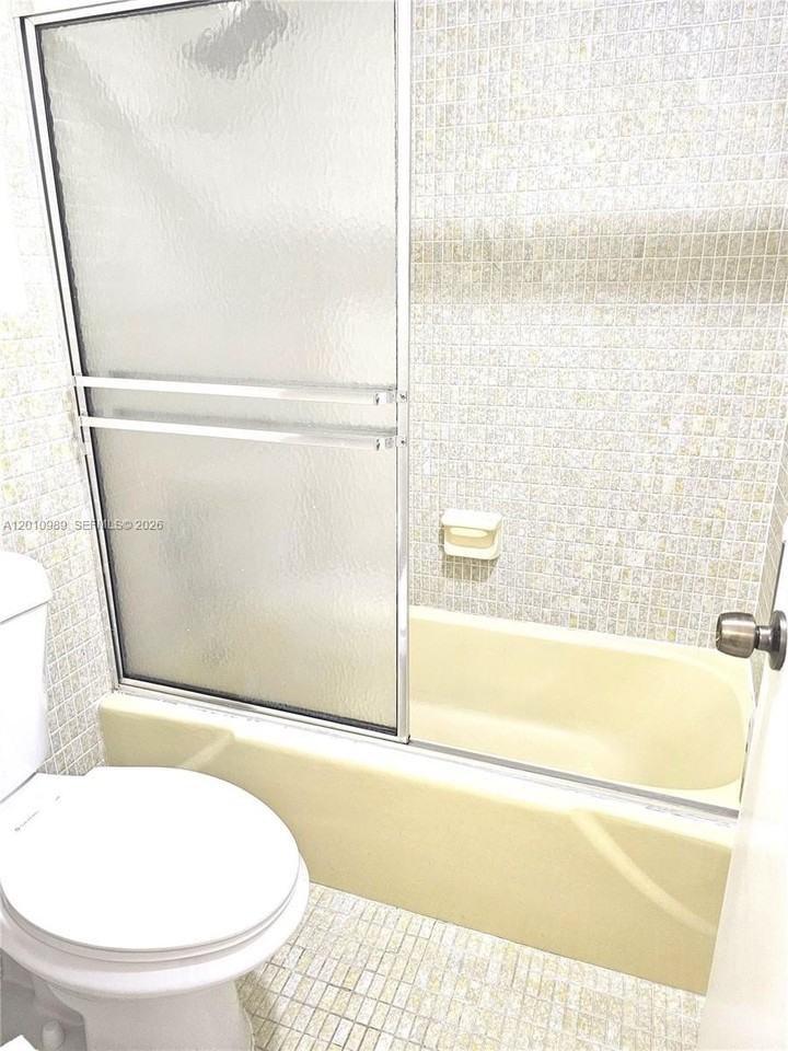 2097 S Ocean Dr #305 - Photo 7 of 27