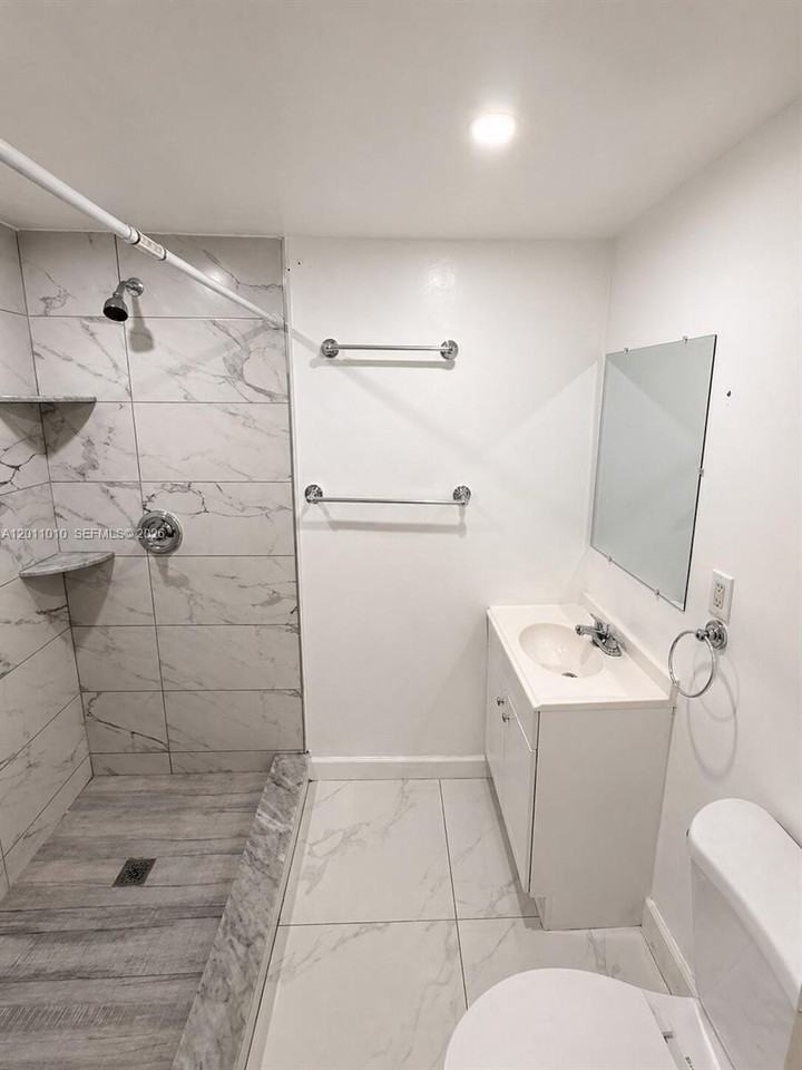 2880 Nw 169th Ter #1 - Photo 4 of 6