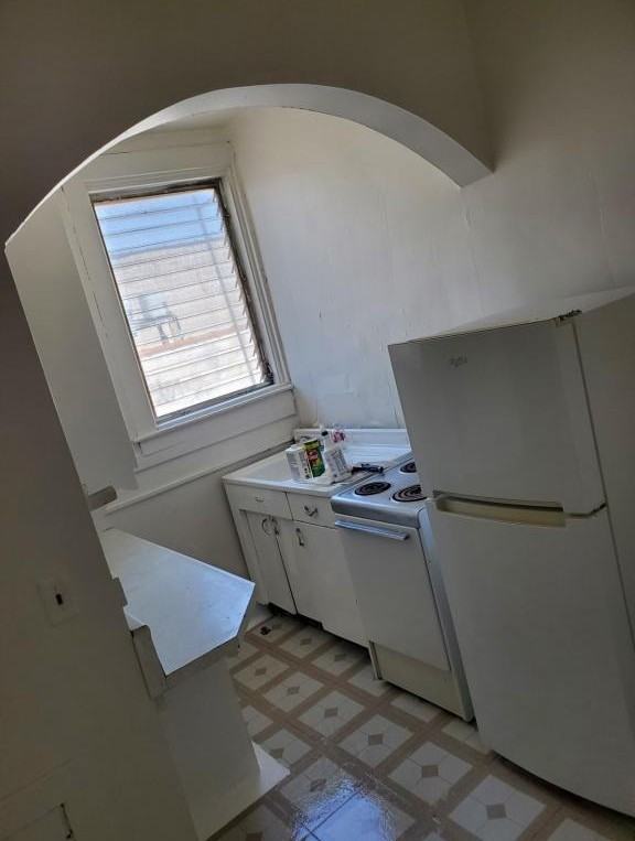 11 1/2 N Van Buren Ave #301 - Photo 3 of 4