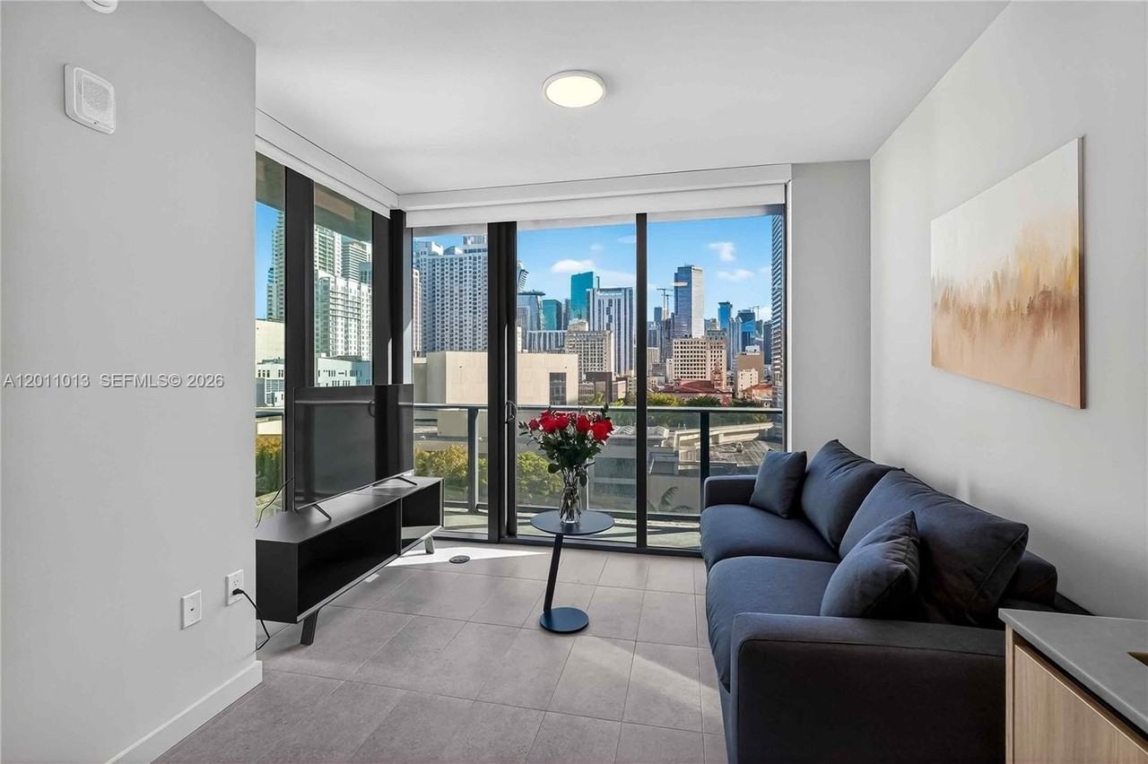121 Ne 5th St #901A